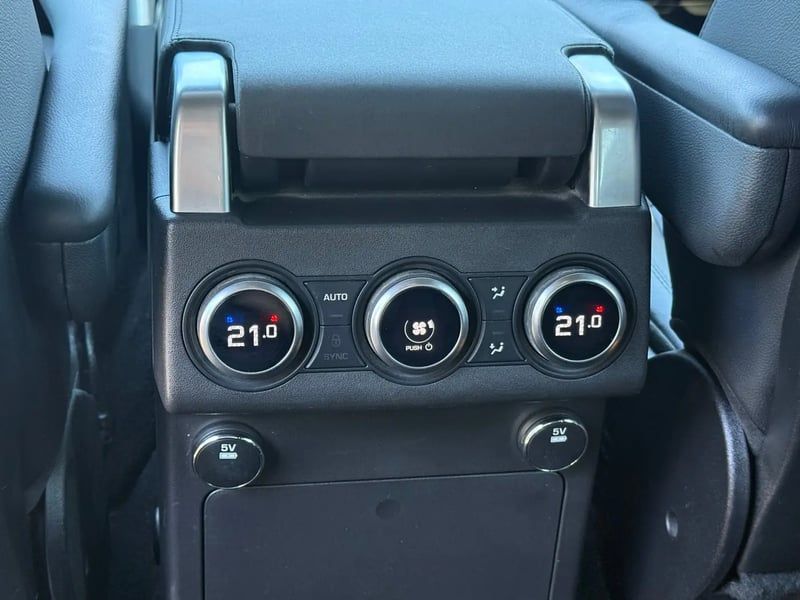 Photo de la voiture LAND ROVER DISCOVERY Mark I Sd4 2.0 240 ch SE