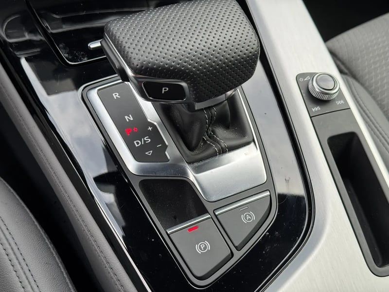 Photo de la voiture AUDI A5 SPORTBACK 35 TDI 163 S tronic 7 S Line