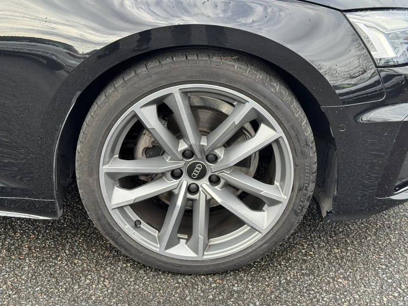 Photo de la voiture AUDI A5 SPORTBACK 35 TDI 163 S tronic 7 S Line