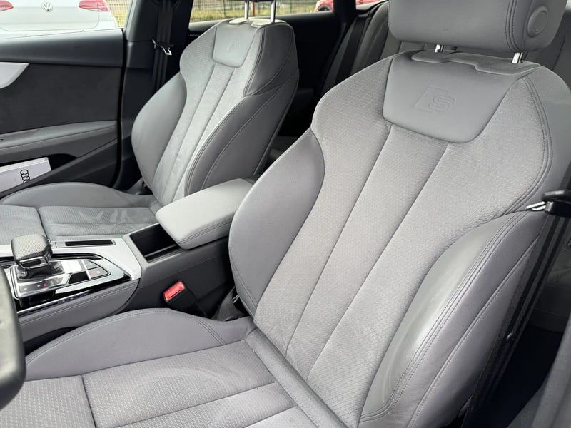 Photo de la voiture AUDI A5 SPORTBACK 35 TDI 163 S tronic 7 S Line