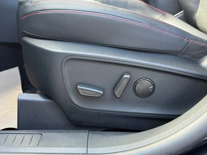 Photo de la voiture FORD KUGA 2.0 TDCi 120 S&S 4x2 Powershift ST-Line