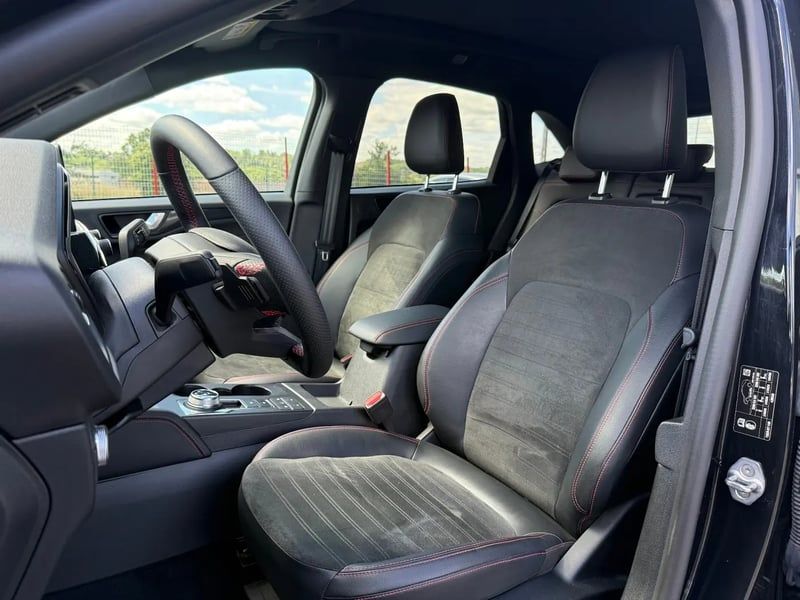 Photo de la voiture FORD KUGA 2.0 TDCi 120 S&S 4x2 Powershift ST-Line