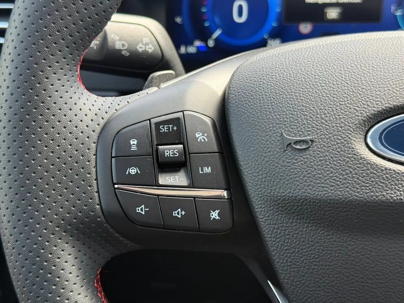 Photo de la voiture FORD KUGA 2.0 TDCi 120 S&S 4x2 Powershift ST-Line