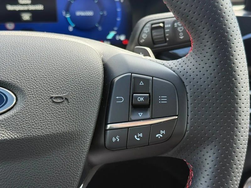 Photo de la voiture FORD KUGA 2.0 TDCi 120 S&S 4x2 Powershift ST-Line