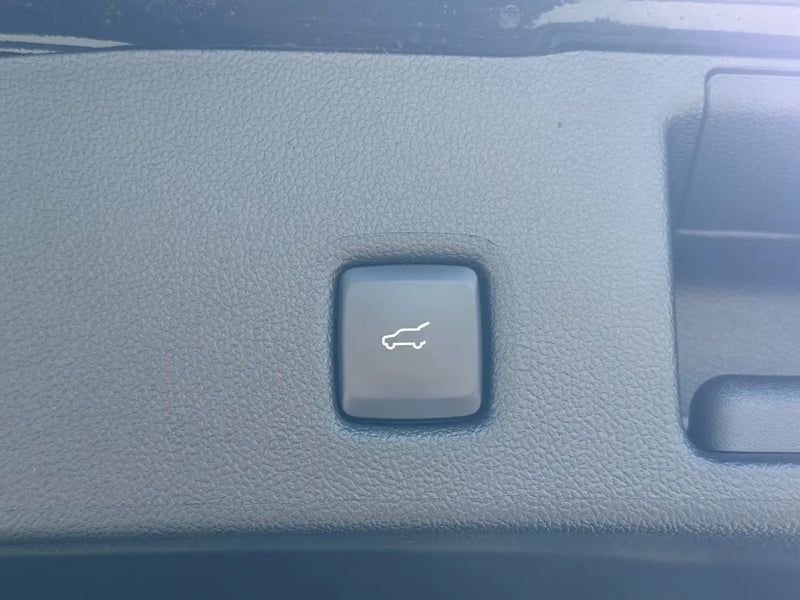 Photo de la voiture FORD KUGA 2.0 TDCi 120 S&S 4x2 Powershift ST-Line