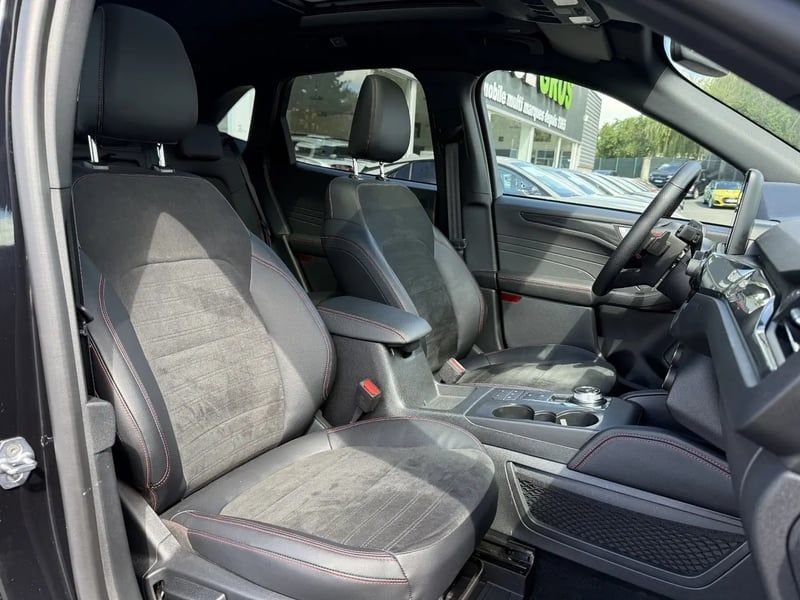 Photo de la voiture FORD KUGA 2.0 TDCi 120 S&S 4x2 Powershift ST-Line