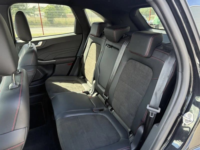 Photo de la voiture FORD KUGA 2.0 TDCi 120 S&S 4x2 Powershift ST-Line