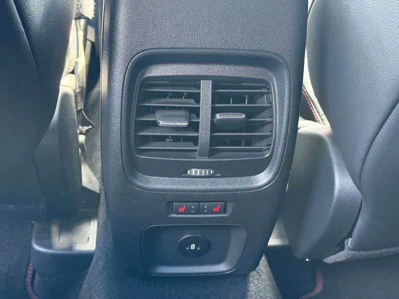 Photo de la voiture FORD KUGA 2.0 TDCi 120 S&S 4x2 Powershift ST-Line