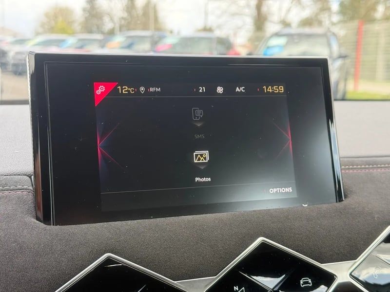 Photo de la voiture DS DS 3 CROSSBACK DS3 Crossback PureTech 130 EAT8 Performance Line