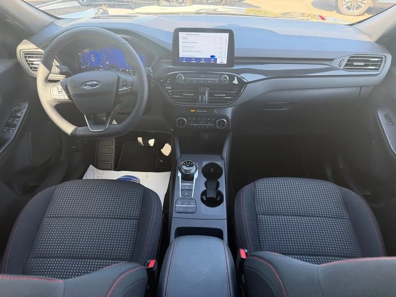 Photo de la voiture FORD KUGA 2.0 TDCi 120 S&S 4x2 Powershift ST-Line
