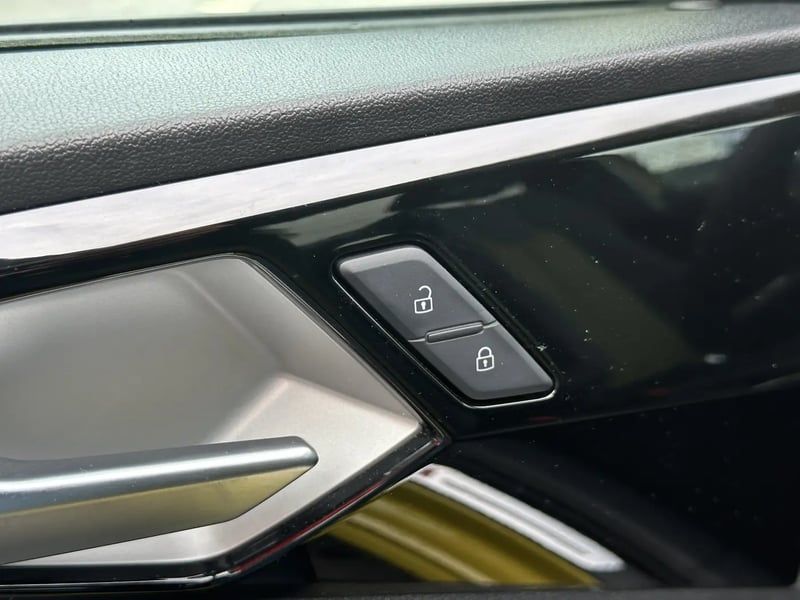 Photo de la voiture AUDI A1 SPORTBACK 25 TFSI 95 ch BVM5 S Line