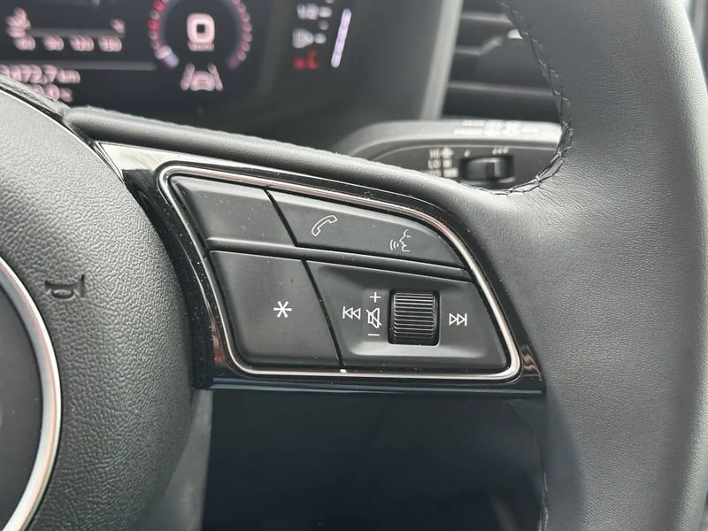 Photo de la voiture AUDI A1 SPORTBACK 25 TFSI 95 ch BVM5 S Line