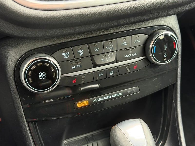Photo de la voiture FORD PUMA 1.0 EcoBoost 155 ch mHEV S&S Powershift ST-Line - 5P