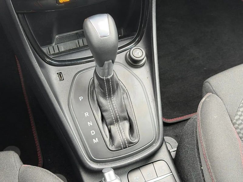 Photo de la voiture FORD PUMA 1.0 EcoBoost 155 ch mHEV S&S Powershift ST-Line - 5P