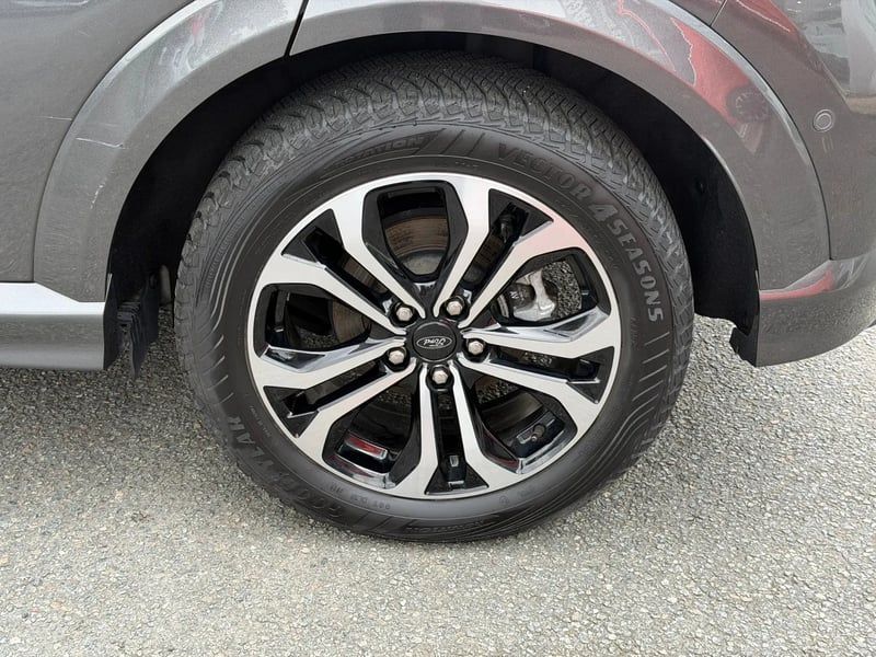 Photo de la voiture FORD PUMA 1.0 EcoBoost 155 ch mHEV S&S Powershift ST-Line - 5P