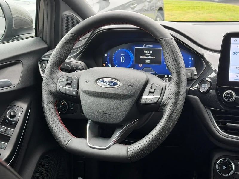 Photo de la voiture FORD PUMA 1.0 EcoBoost 155 ch mHEV S&S Powershift ST-Line - 5P