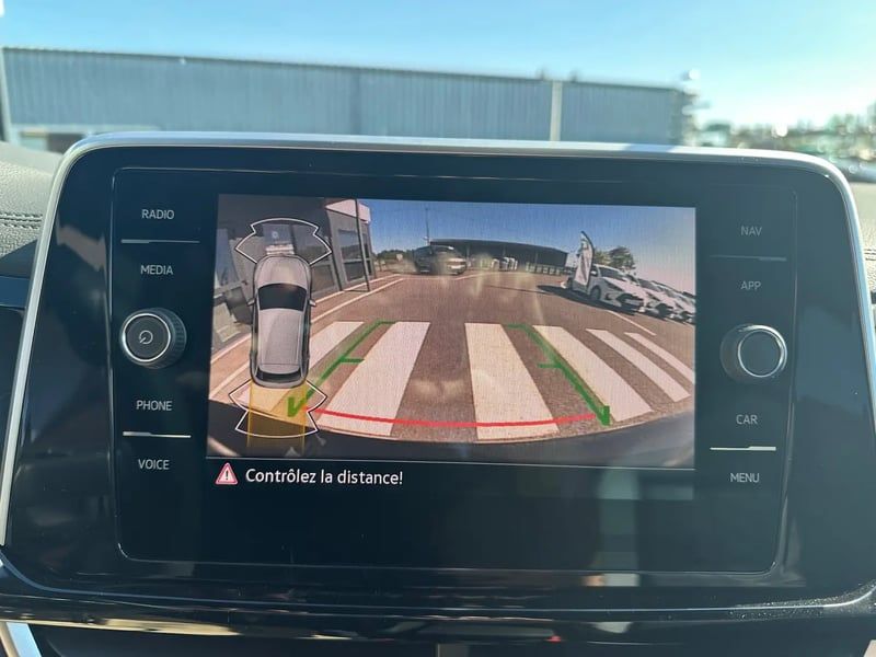 Photo de la voiture VOLKSWAGEN T-ROC 1.5 TSI EVO2 150 Start/Stop DSG7 R-Line Edition