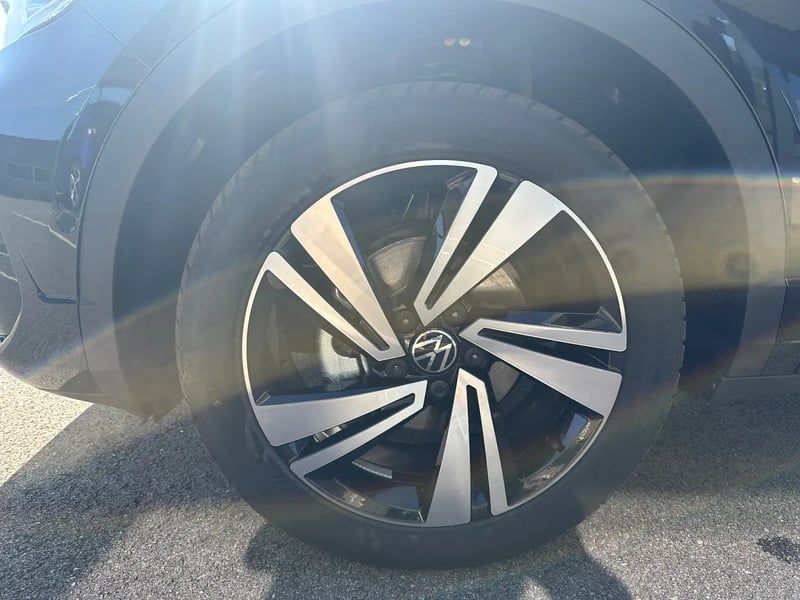 Photo de la voiture VOLKSWAGEN T-ROC 1.5 TSI EVO2 150 Start/Stop DSG7 R-Line Edition