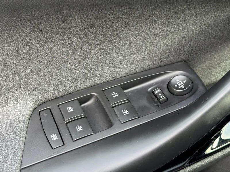 Photo de la voiture OPEL ASTRA SPORTS TOURER 1.2 Turbo 145 ch BVM6 Elégance