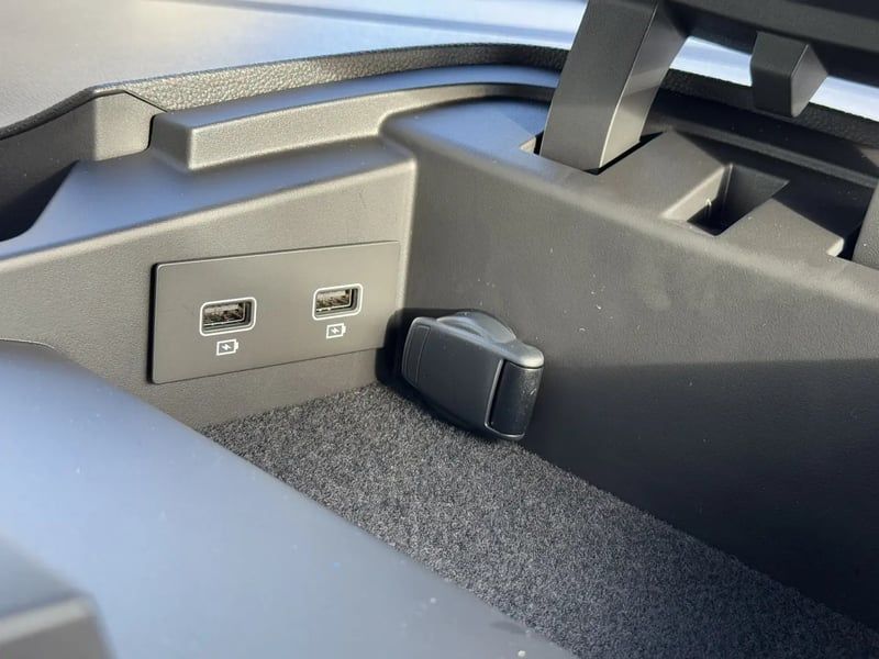 Photo de la voiture NISSAN TOWNSTAR FOURGON ELECTRIQUE EV FOURGON L1 45KWH CHARGEUR 22KW GSR2B N-CONNECTA