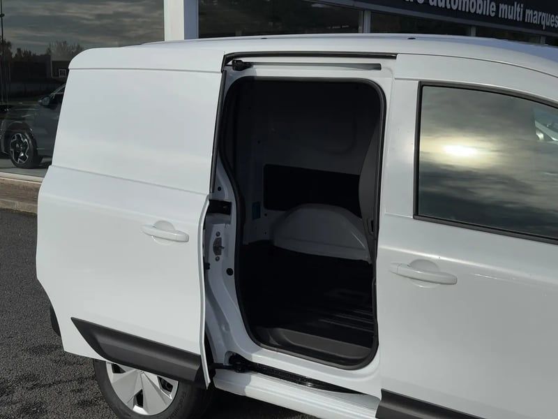 Photo de la voiture NISSAN TOWNSTAR FOURGON ELECTRIQUE EV FOURGON L1 45KWH CHARGEUR 22KW GSR2B N-CONNECTA