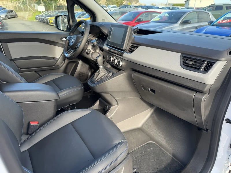 Photo de la voiture NISSAN TOWNSTAR FOURGON ELECTRIQUE EV FOURGON L1 45KWH CHARGEUR 22KW GSR2B N-CONNECTA
