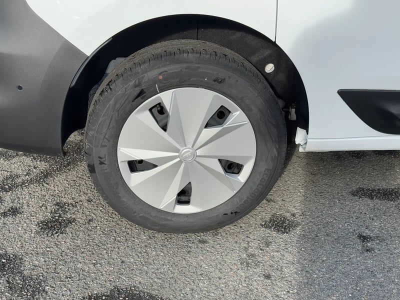 Photo de la voiture NISSAN TOWNSTAR FOURGON ELECTRIQUE EV FOURGON L1 45KWH CHARGEUR 22KW GSR2B N-CONNECTA