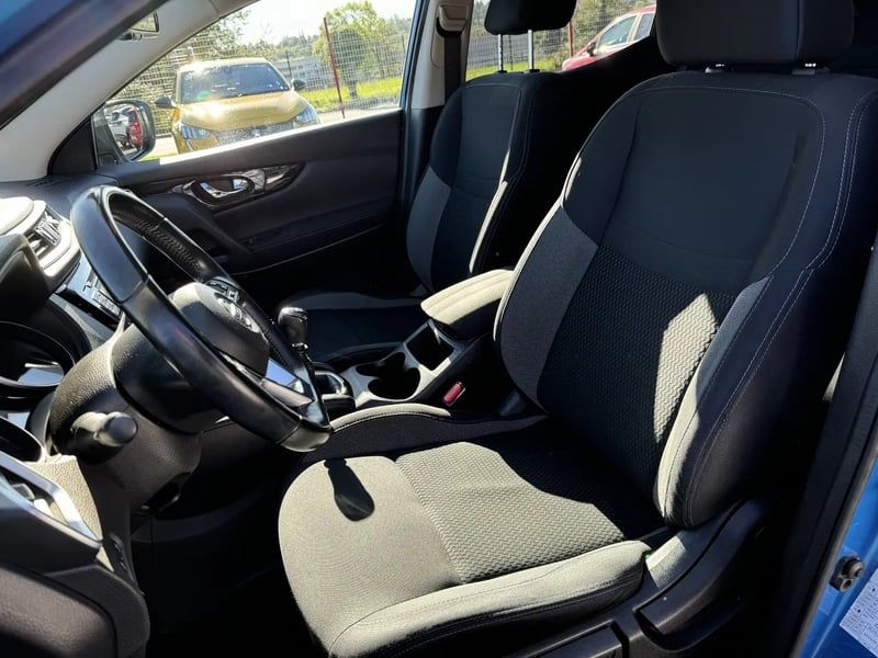 Photo de la voiture NISSAN QASHQAI 1.2 DIG-T 115 Acenta