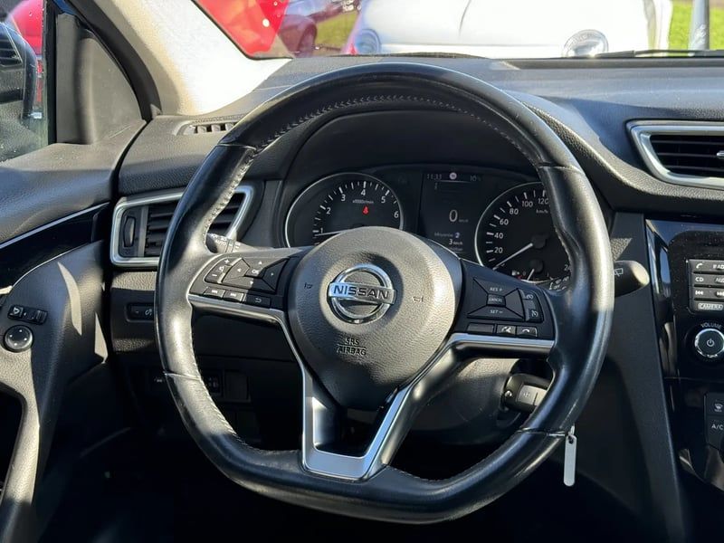 Photo de la voiture NISSAN QASHQAI 1.2 DIG-T 115 Acenta