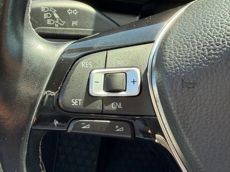 Photo de la voiture VOLKSWAGEN MULTIVAN 2.0 TDI 150 DSG7 Edition 30