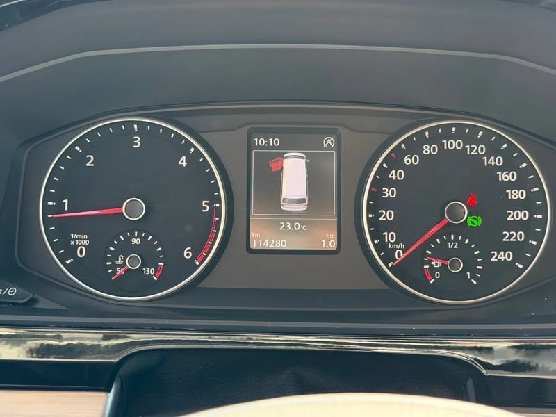 Photo de la voiture VOLKSWAGEN MULTIVAN 2.0 TDI 150 DSG7 Edition 30