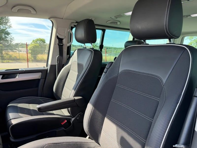 Photo de la voiture VOLKSWAGEN MULTIVAN 2.0 TDI 150 DSG7 Edition 30