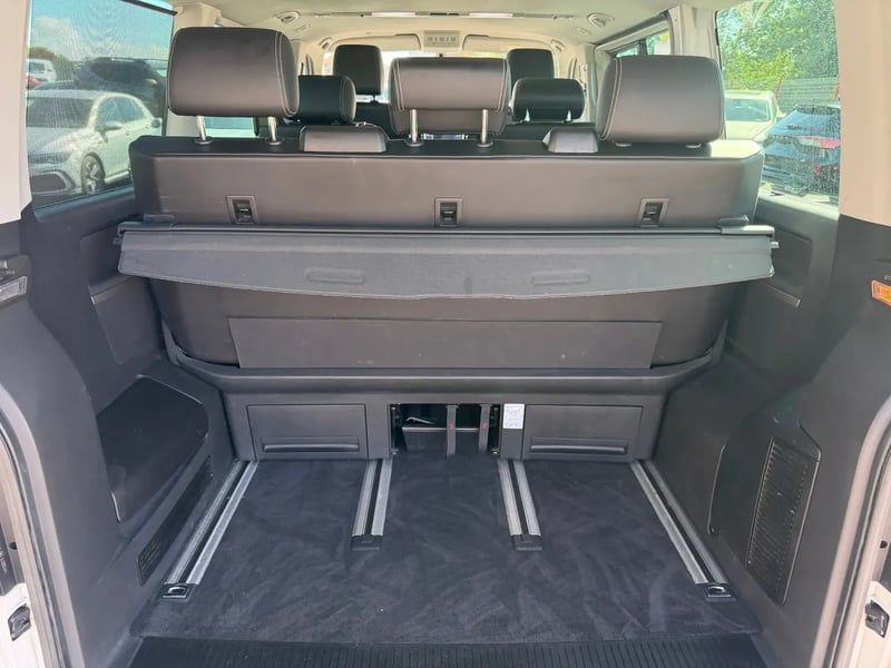 Photo de la voiture VOLKSWAGEN MULTIVAN 2.0 TDI 150 DSG7 Edition 30