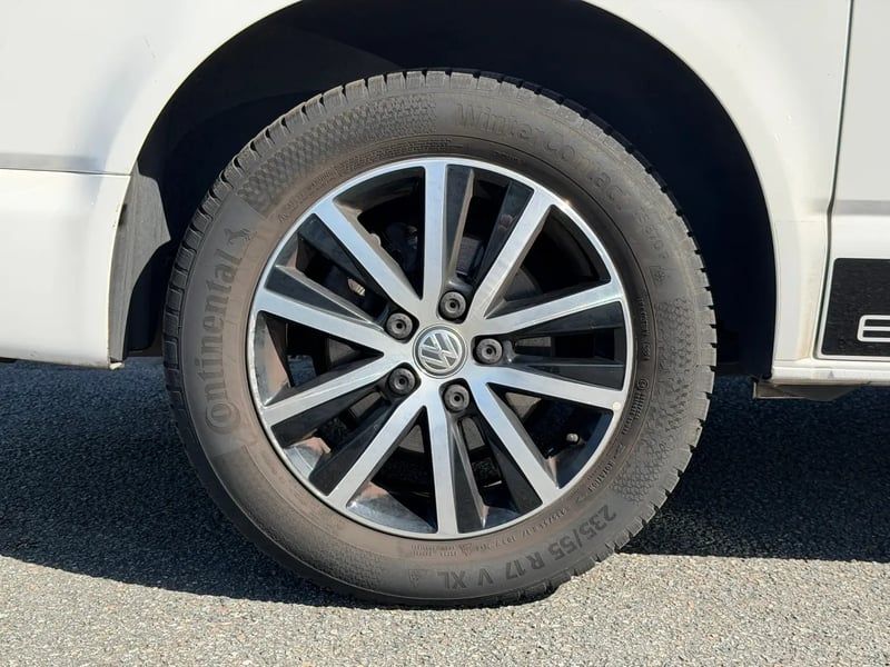 Photo de la voiture VOLKSWAGEN MULTIVAN 2.0 TDI 150 DSG7 Edition 30