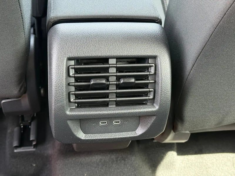 Photo de la voiture VOLKSWAGEN CADDY 2.0 TDI 102 BVM6