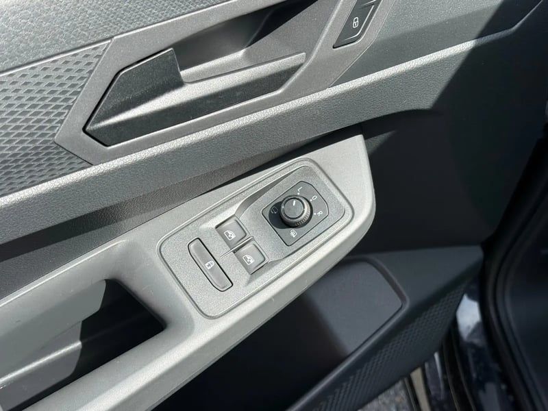 Photo de la voiture VOLKSWAGEN CADDY 2.0 TDI 102 BVM6