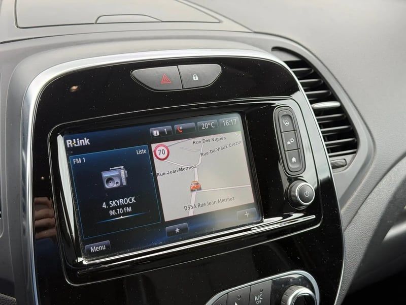 Photo de la voiture RENAULT CAPTUR TCe 90 Intens