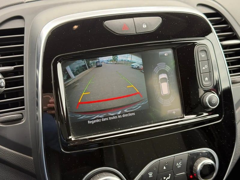Photo de la voiture RENAULT CAPTUR TCe 90 Intens