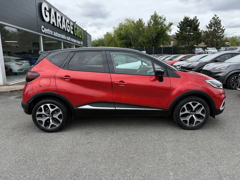 Photo de la voiture RENAULT CAPTUR TCe 90 Intens