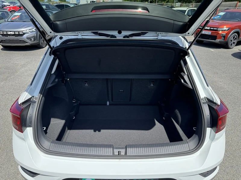 Photo de la voiture VOLKSWAGEN T-ROC 2.0 TDI 150 Start/Stop DSG7 Carat