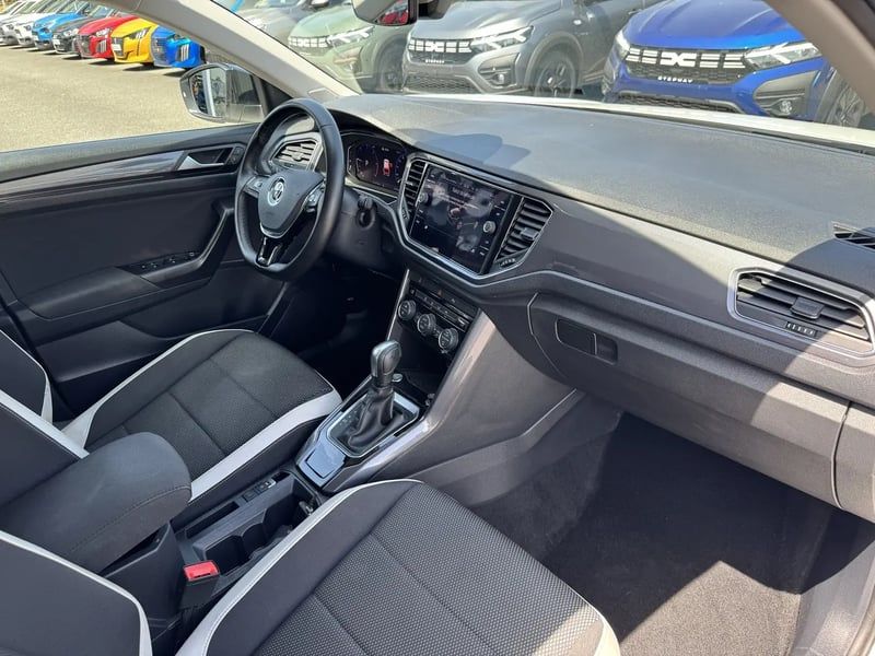 Photo de la voiture VOLKSWAGEN T-ROC 2.0 TDI 150 Start/Stop DSG7 Carat