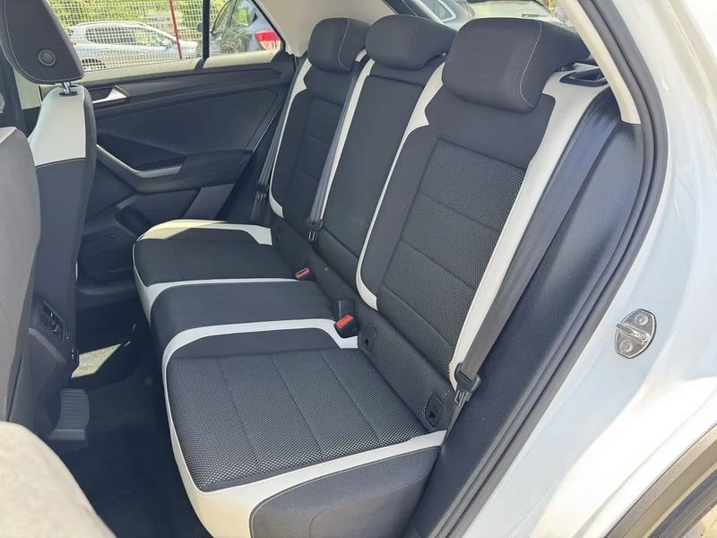 Photo de la voiture VOLKSWAGEN T-ROC 2.0 TDI 150 Start/Stop DSG7 Carat