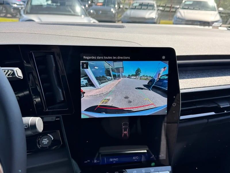 Photo de la voiture RENAULT AUSTRAL full hybrid E-Tech 200 ch Techno