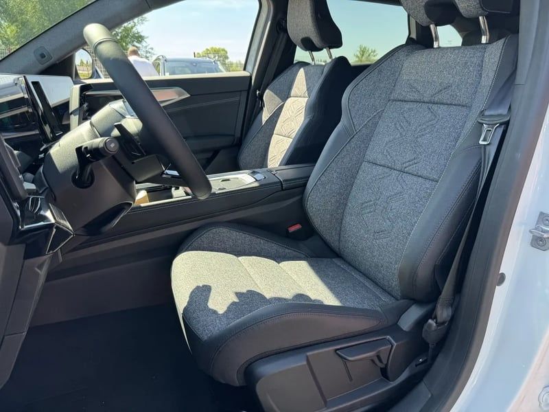 Photo de la voiture RENAULT AUSTRAL full hybrid E-Tech 200 ch Techno