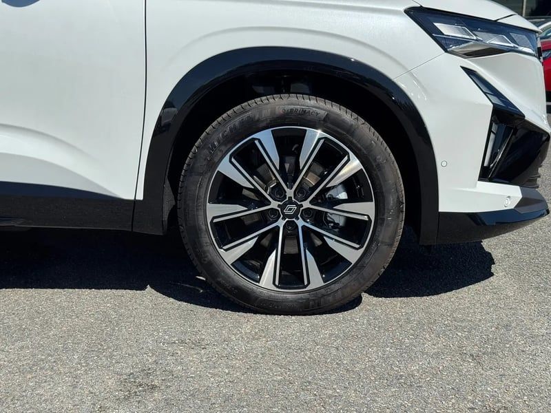 Photo de la voiture RENAULT AUSTRAL full hybrid E-Tech 200 ch Techno