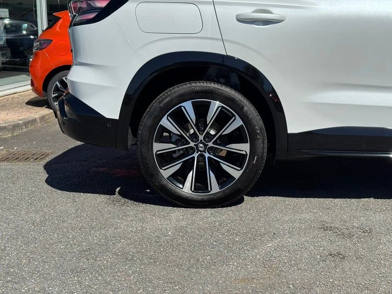 Photo de la voiture RENAULT AUSTRAL full hybrid E-Tech 200 ch Techno