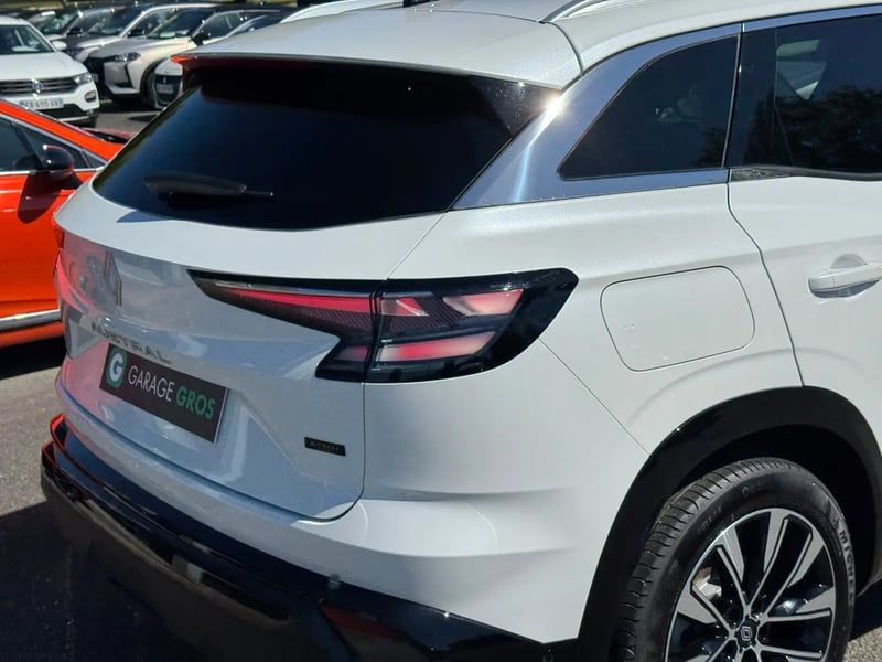 Photo de la voiture RENAULT AUSTRAL full hybrid E-Tech 200 ch Techno