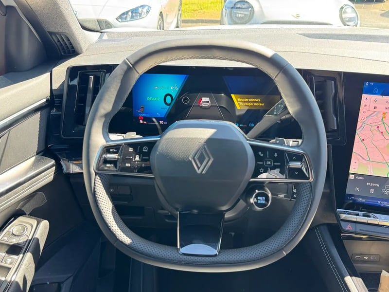Photo de la voiture RENAULT AUSTRAL full hybrid E-Tech 200 ch Techno