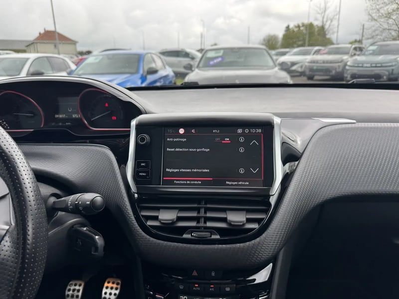 Photo de la voiture PEUGEOT 2008 PureTech 130ch S&S BVM6 GT Line