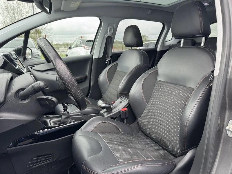 Photo de la voiture PEUGEOT 2008 PureTech 130ch S&S BVM6 GT Line